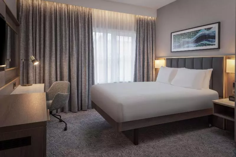 キングサイズベッドのスタンダードルーム, Doubletree By Hilton London Angel Kings Cross