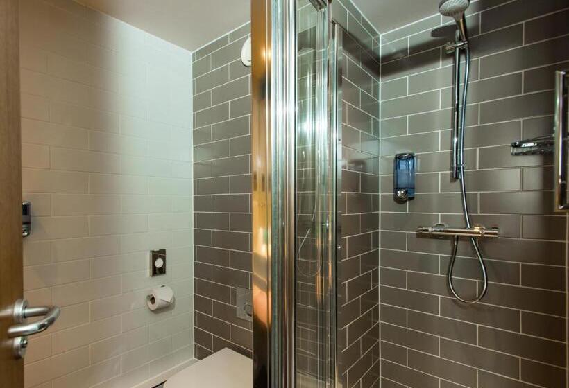 Номер Стандарт, Holiday Inn Express Burton On Trent, An Ihg