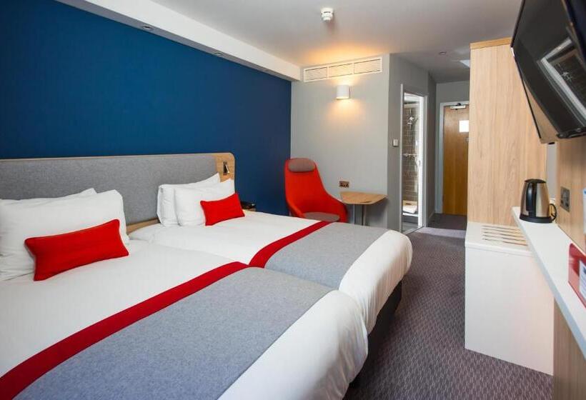 Номер Стандарт, Holiday Inn Express Burton On Trent, An Ihg