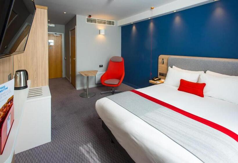 Номер Стандарт Адаптированный для Инвалидов, Holiday Inn Express Burton On Trent, An Ihg