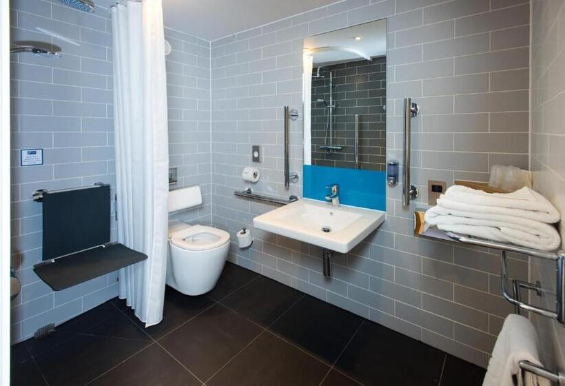 Номер Стандарт Адаптированный для Инвалидов, Holiday Inn Express Burton On Trent, An Ihg