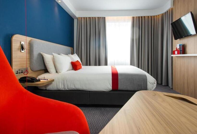 Номер Стандарт Адаптированный для Инвалидов, Holiday Inn Express Burton On Trent, An Ihg