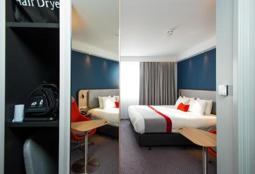 Номер Стандарт, Holiday Inn Express Burton On Trent, An Ihg