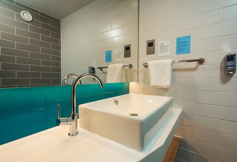 Номер Стандарт, Holiday Inn Express Burton On Trent, An Ihg