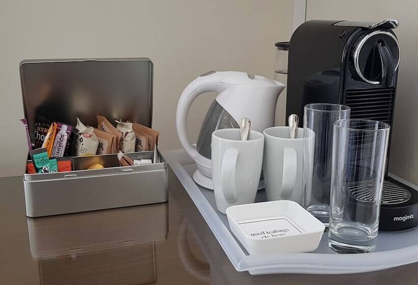 غرفة سوبيريور, Hurtwood