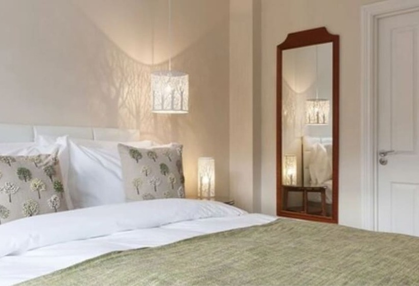 غرفة ديلوكس, Hurtwood