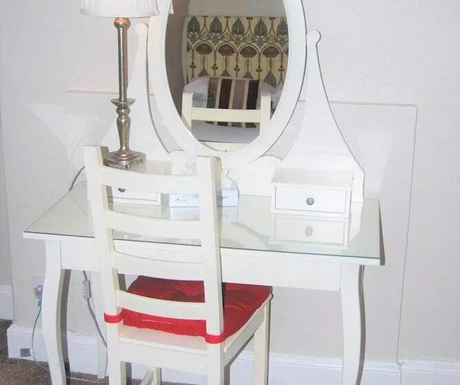 オーシャンビュースタンダードルーム, Kingswood