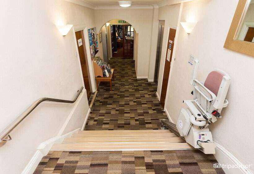 غرفة قياسية, New Wilmington