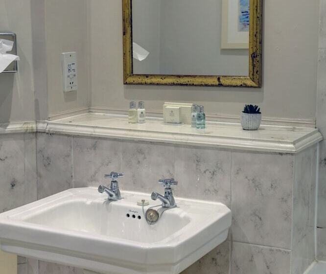 Семейный Номер, Norfolk Royale