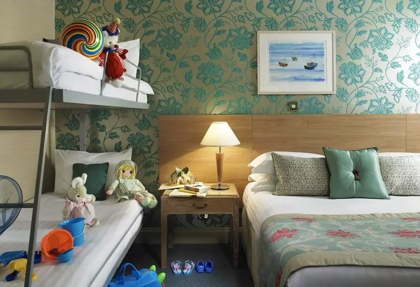 Family Room, Norfolk Royale