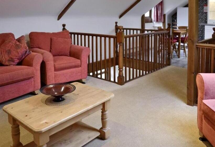 בית, חדר שינה 1, Penmorvah Manor