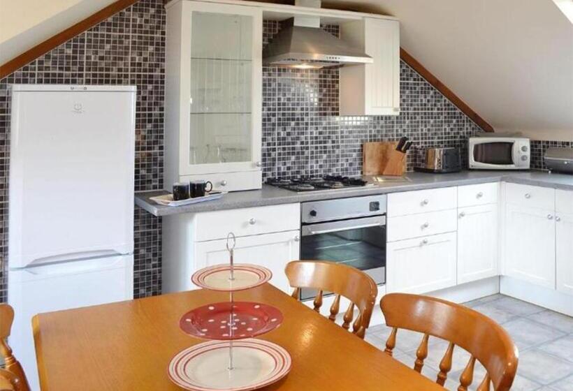 בית, חדר שינה 1, Penmorvah Manor