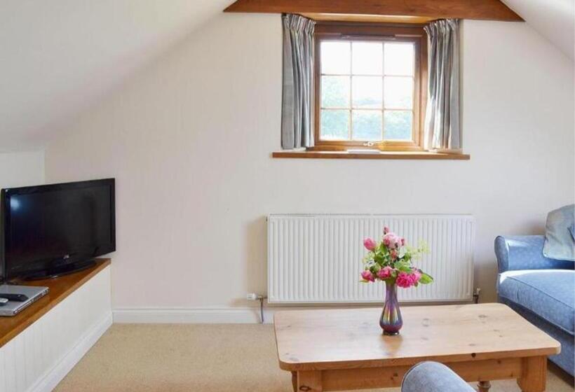 בית, 2 חדרי שינה, Penmorvah Manor