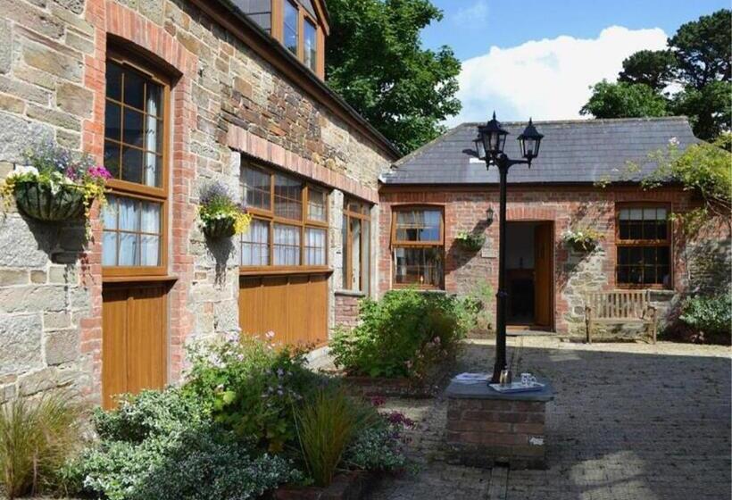 בית, חדר שינה 1, Penmorvah Manor