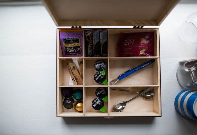 スタンダードルーム, The Blue Boar