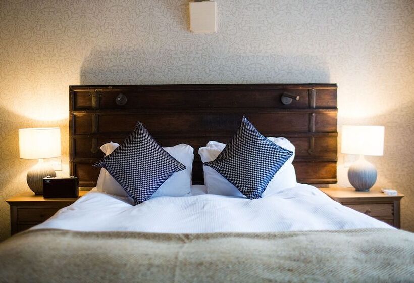 スーペリアールーム, The Blue Boar