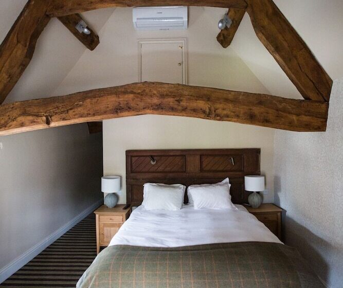 デラックスルーム, The Blue Boar