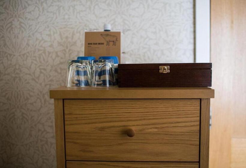 身障者適用スタンダードルーム, The Blue Boar