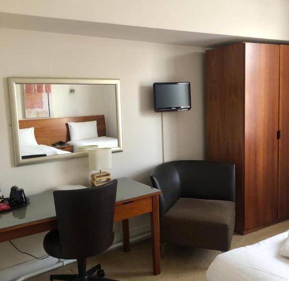 스탠다드 룸, The Rugby