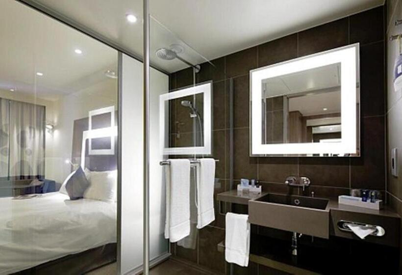 수피리어 룸, Novotel London Waterloo