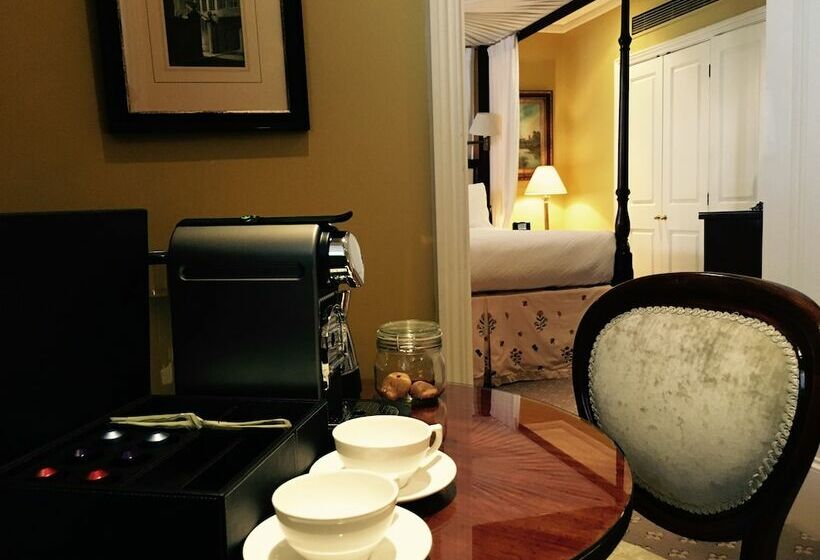 Номер Executive, Roseate House London