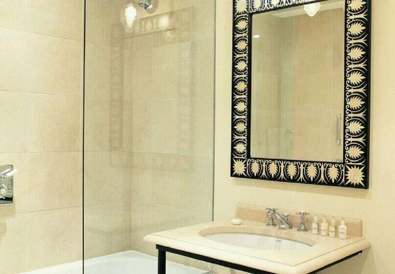 Номер Executive, Roseate House London