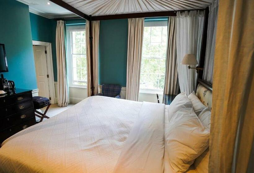 Полулюкс, Roseate House London