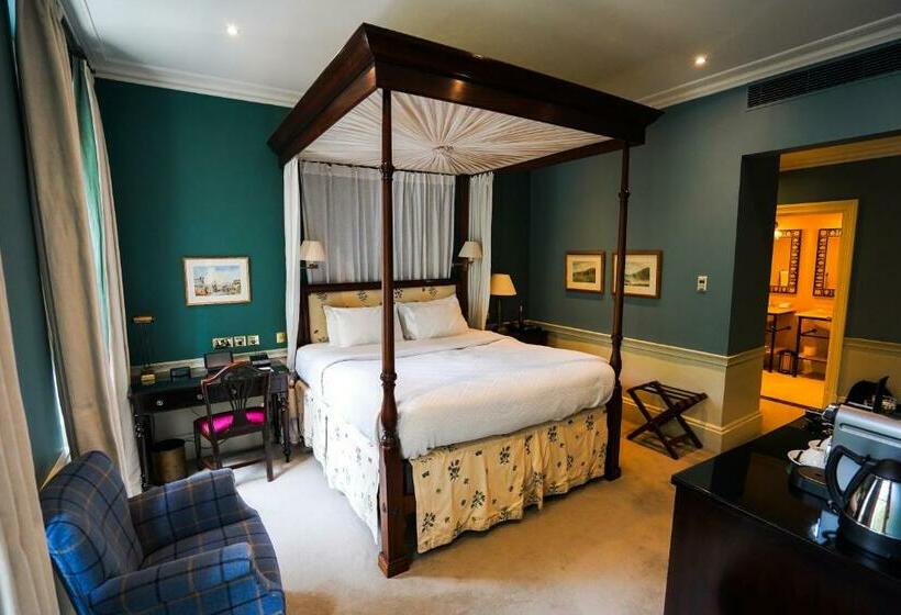 Полулюкс, Roseate House London