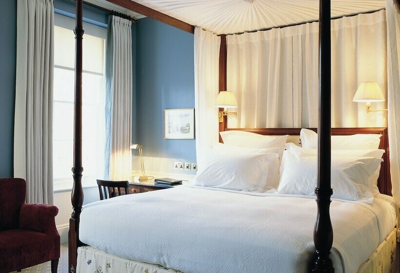 Полулюкс, Roseate House London