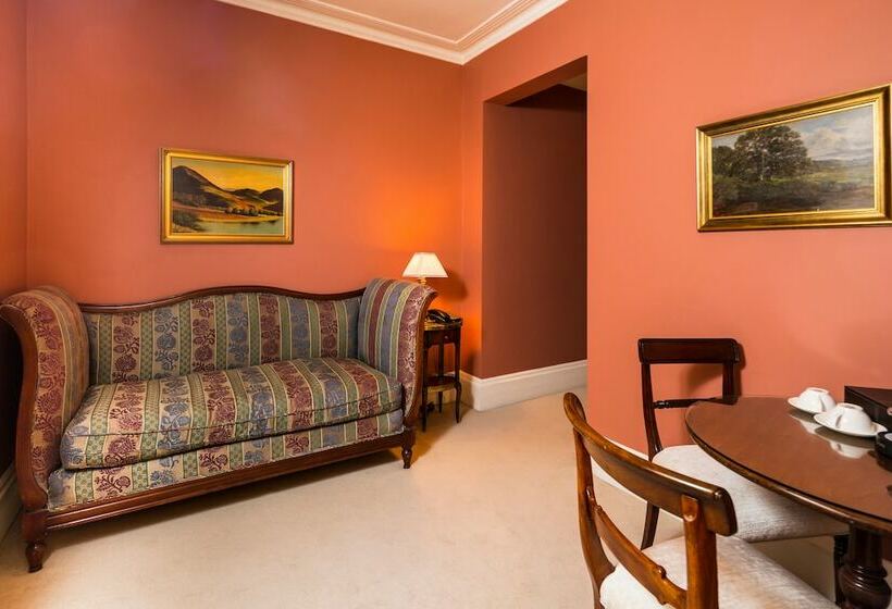 Полулюкс, Roseate House London