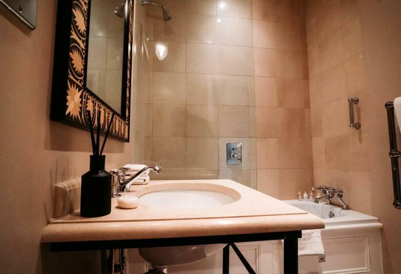 Люкс, Roseate House London