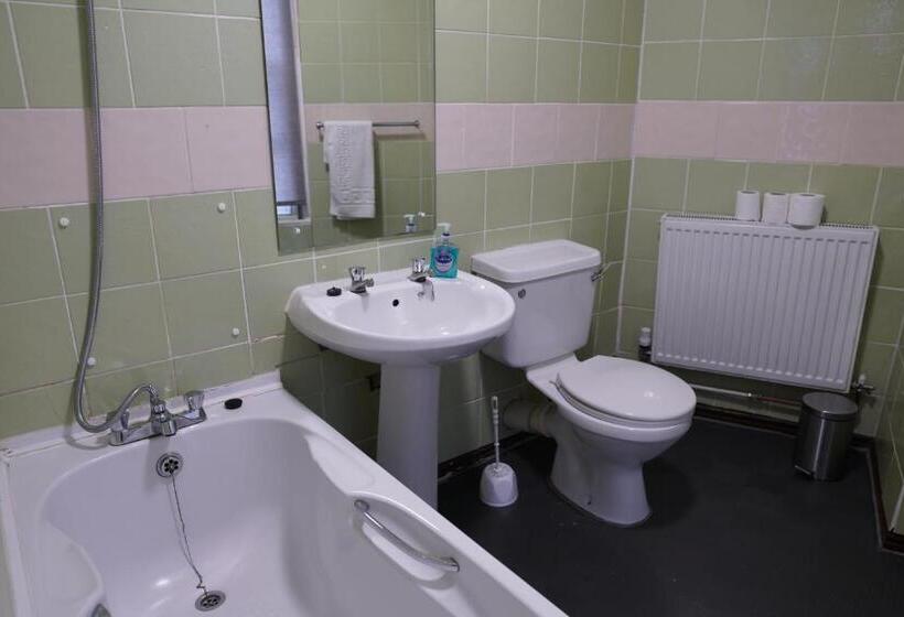 Номер Стандарт Трехместный, Royal Hotel Kettering