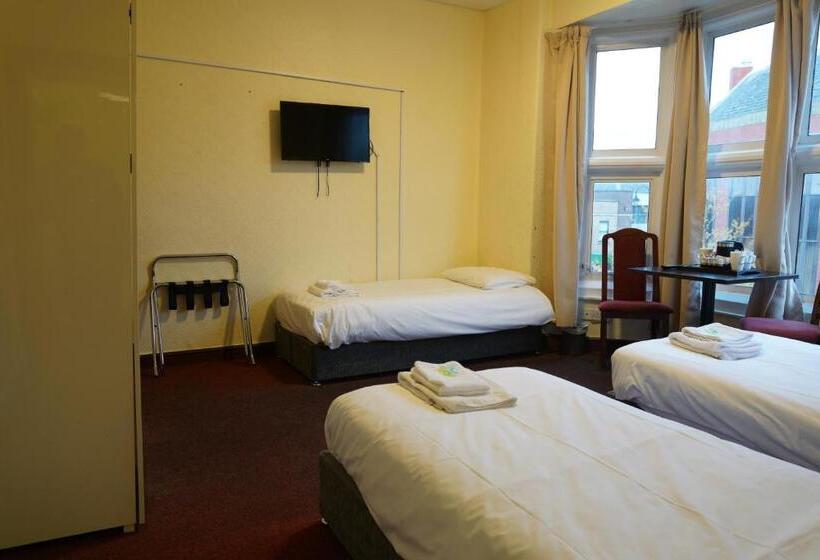 スタンダードトリプルルーム, Royal Hotel Kettering