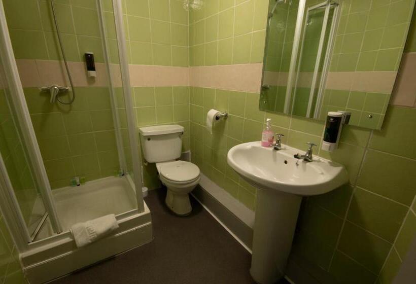 Номер Стандарт Трехместный, Royal Hotel Kettering