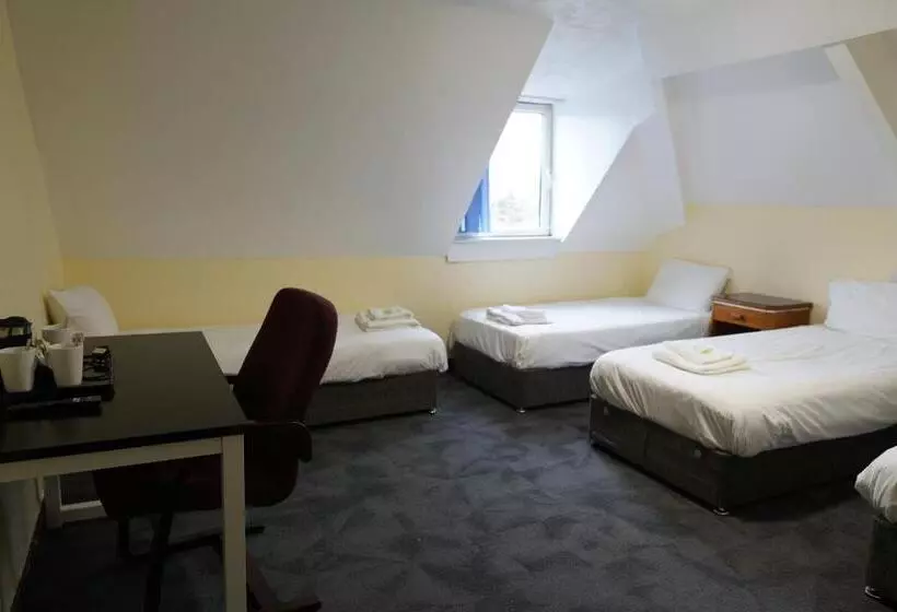 Habitació Quàdruple Estàndard, Royal Hotel Kettering