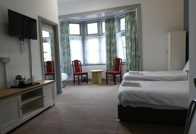 スタンダードトリプルルーム, Royal Hotel Kettering