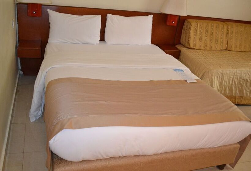 Comfort room with city view, Sawa