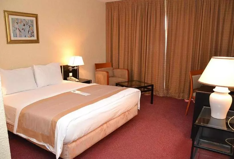 Senior Suite, Sawa