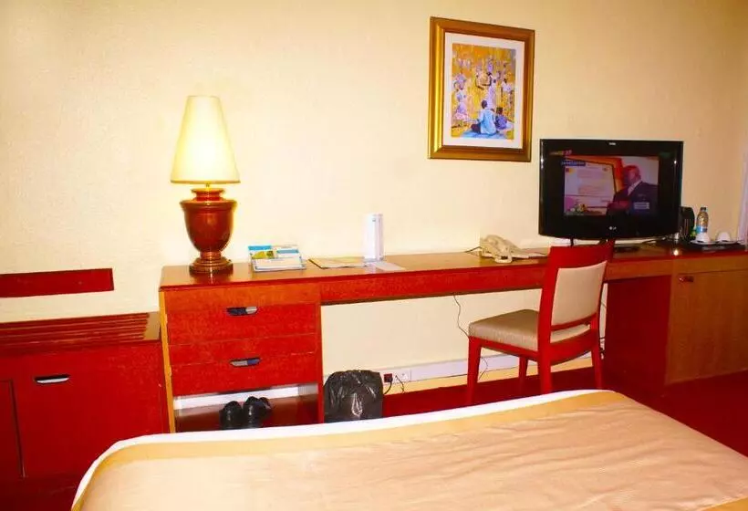Senior Suite, Sawa