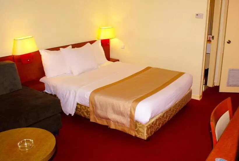 Prestige Room, Sawa