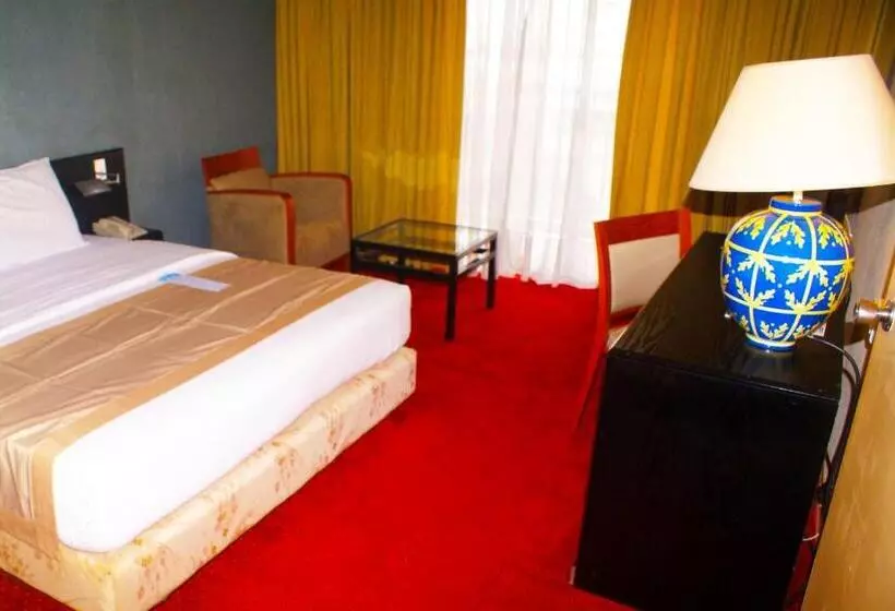 Executive Room Pool View, Sawa