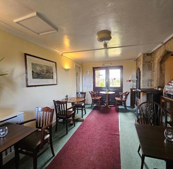 スタンダードルーム, Schoolhouse Restaurant And