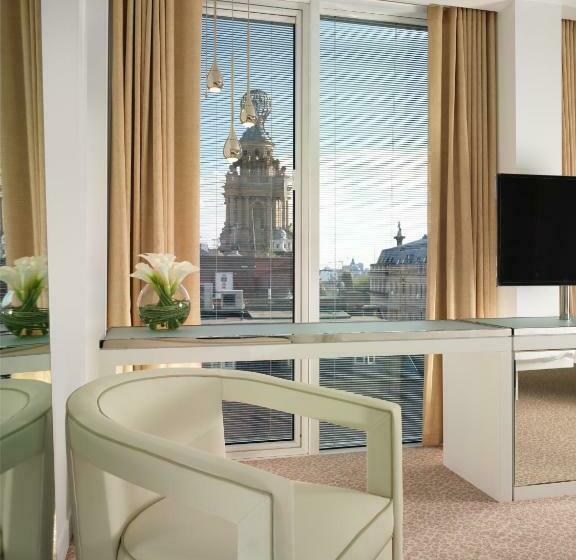 סוויטת ג'וניור, St Martins Lane London