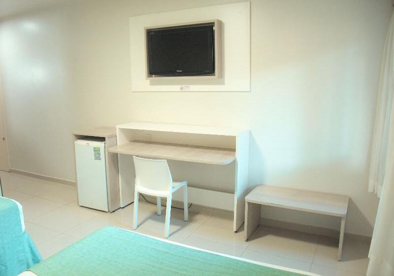 חדר סופריור, St Martins Lane London