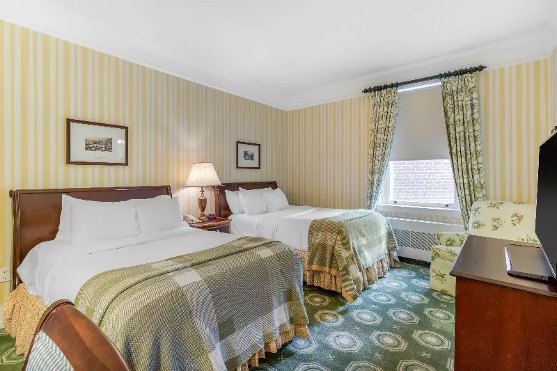 اتاق استاندارد, Village Hotel Cardiff