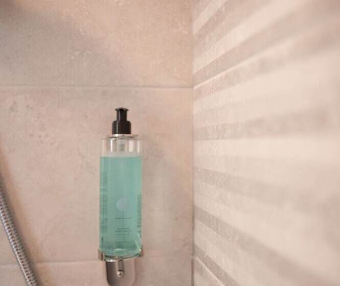 Номер Стандарт, Waterfoot