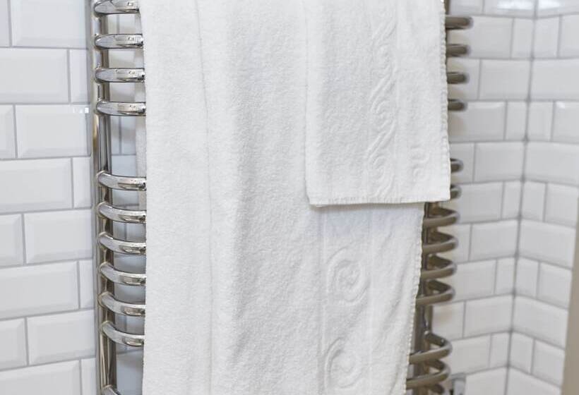 غرفة عائلية, Raven Hotel By Greene King Inns