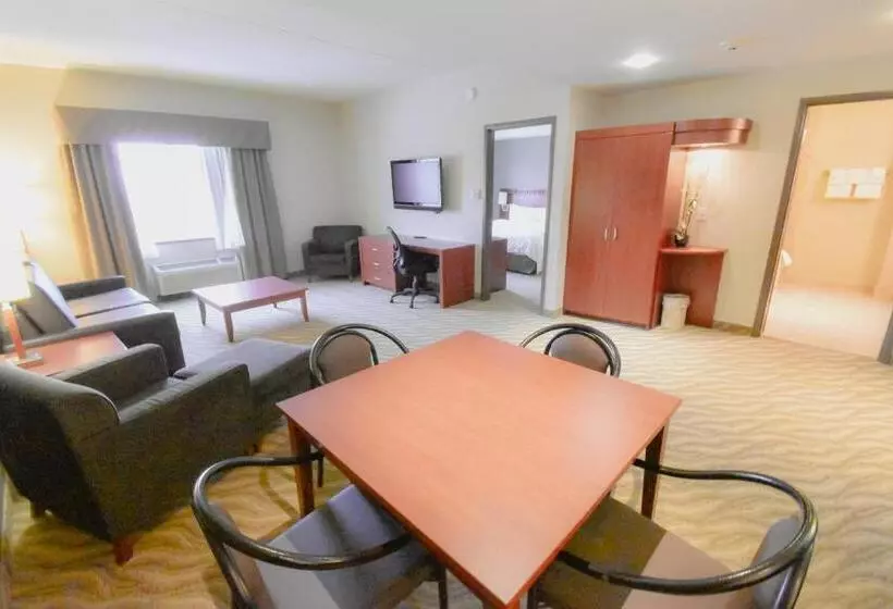 سوئیت با وان آب گرم, Canad Inns Destination Centre Garden City