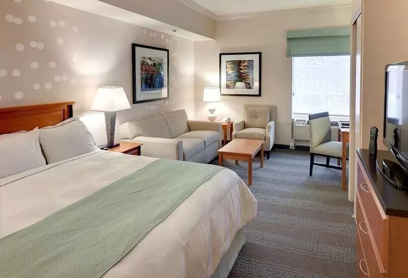 景色の見えるダブルベッドスタンダードルーム, Radisson Hotel & Suites Fallsview