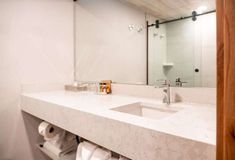 اتاق سوپریور, The Dorothy Motel